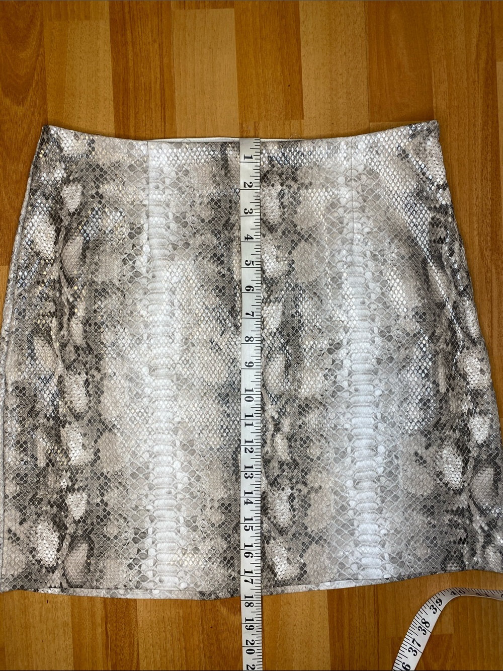 Dynamite Grey Snakeskin Mini Skirt - Picture 7 of 8